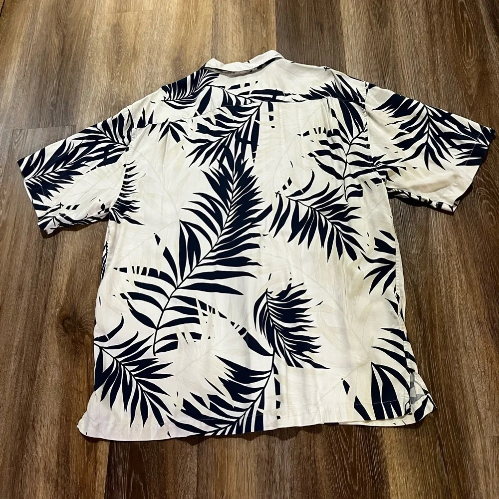 Hilo Hattie Silk Hawaiian Shirt Blue Palm Leaf Aloha Camp Collar Medium - Picture 2 of 12